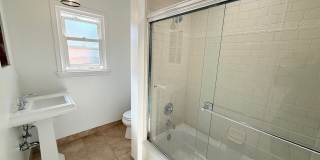 204 S Reeves Dr Gallery 7