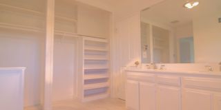 Architect’s Dream with Panoramic Valley Views in Private Calabasas Cul-de-Sac Gallery 21
