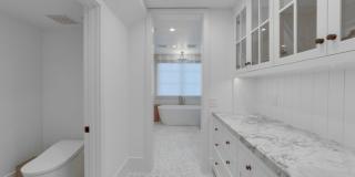 2820 Bayview Gallery 24