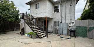 Large centrally located unit with shared yard Large centrally located unit with shared yard Gallery 26