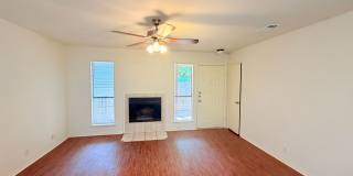 Great, well-maintained single-story duplex tucked away on a quiet cul-de-sac! Gallery 6