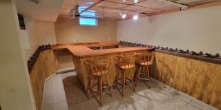 AVAILABLE September 1st- 4 Bed 3 Bath w/ Spacious Back Deck - SHORT TERM LEASE TILL END OF APRIL Gallery 30