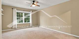 Stunning Townhouse with Washer/Dryer and Central AC Gallery 18