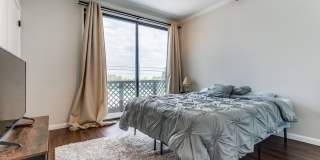 TERRELL HILLS TOWNHOUSE Gallery 19
