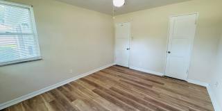 Two Bedroom Ferguson Home with Park Like Yard Gallery 16