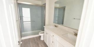 3041 Lake Como Avenue Gallery 20