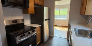 Adorable 3 Bedroom, 2 Bathroom Home with Garage & Off-Street Parking Gallery 7
