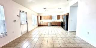 3BR/2BA Oasis with Chef's Kitchen, Private Suite, and Serene Outdoor Haven! Gallery 6