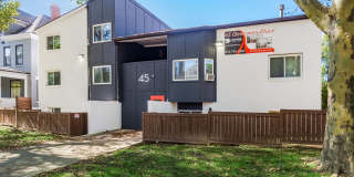 Spacious 1BR on The Near East Side Gallery 11