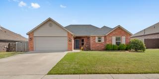 1166 S Blue Willow Ave Fayetteville, AR 72701 Gallery 1