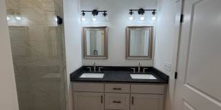 Clean like-new home for rent near the UofA Gallery 12