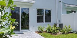 373 SE Sea Hunt Way Gallery 5