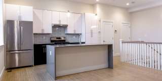 Renovated, Modern Split-Level Apartment – 2 Bed | 1.5 Bath | 1,088 Sq Ft Gallery 8