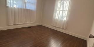 All Brick, Pet friendly cottage home Gallery 6