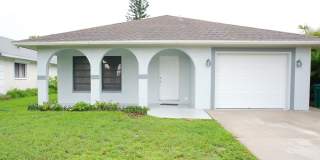 3 Bedroom Single Family Home w/ Garage - Annual Rental in Naples Park! Gallery 3