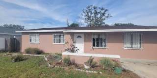 Spacious Tampa Home Gallery 1