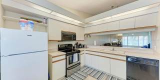 Furnished 2 Bedroom | 2 Bath - Lake Views Gallery 9