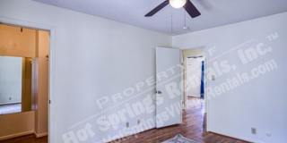 Two-Level Townhome in DeSoto Courts Gallery 23