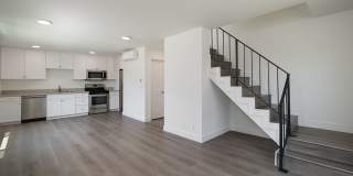 Spacious 2 Bed Townhouses! * BEST KOREATOWN LOCATION * washer & dryer * bidet Gallery 2