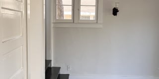 489 Miles St Gallery 3
