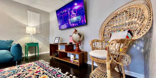 Fully Furnished Home with great location Gallery 21