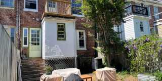 Oakenshawe 5-Bedroom, 2-Bathroom Home Close to Johns Hopkins Gallery 33