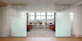 Freewell Gallery 26
