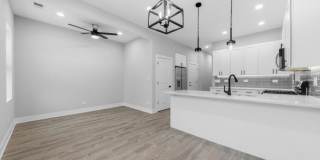 2317 W Taylor St Gallery 3