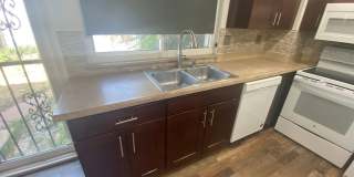 Nice 3 bedroom townhome in Aurora Gallery 14