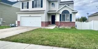Gorgeous and Spacious 5 Bedroom House Gallery 1