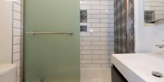 3 bed steps from Berklee Gallery 6