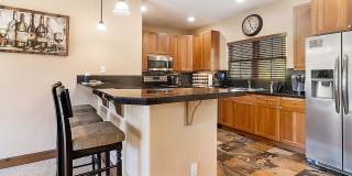 Beautiful townhome, ski shuttle, views, utilities included, pets negotiable, winter lease! Take a look quick! Beautiful townhome, ski shuttle, views, utilities included, pets negotiable, winter lease! Take a look quick! Gallery 10