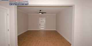 Luxury 2BR townhome in the heart of Murfreesboro- neighborhood pool, hi-speed internet included! Gallery 10