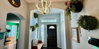 Beautifully updated home IN THE BLUFFS! Gallery 8