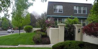 Charming 3BR Condo in Denver Gallery 1