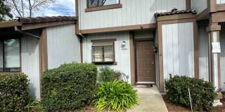 Charming 2 Bed 1.5 Bath Condo in Newark! Available August 1st! Gallery 1