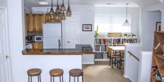 Sunny Olde Kensington 3bd/2bth Home for Sept. 2026 Gallery 1