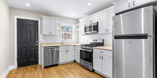 Parkside Haven: Contemporary 2-Bedroom Row Home Near Patterson Park Gallery 12
