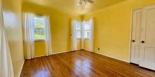 Charming House  with Large yard Gallery 19