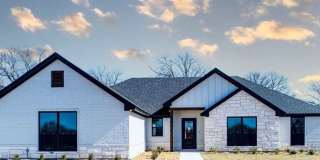 HORSE PROPERTY 4/2/2 + 4 acres in Peaster ISD- Horses welcome! Gallery 1