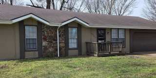 3 Bedroom 2 Bathroom home in Kickapoo Schools! $1295! Gallery 1