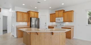 Gorgeous 3 Bedroom Home in SunRiver 55+ Community! Gallery 6
