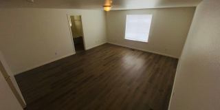 Gorgeous Remodeled Spacious 4 bedroom Gallery 32