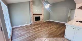 Beautiful Southside 3BR Home | Vaulted Ceilings | Fireplace | Refrigerator Included | Covered Patio Gallery 5