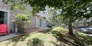 Bright Open-Concept Condo with 1-Car Garage in Prime Commuter Location Gallery 27