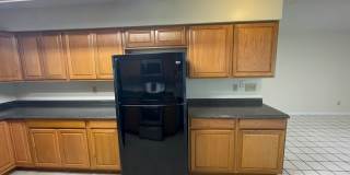 Spacious 3 Bedroom home in Pelican Bay- Golf Course View Gallery 5