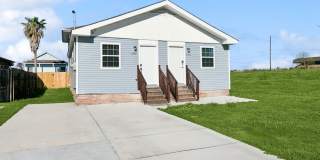 Charming 3BR Duplex in New Orleans Gallery 1