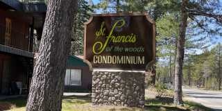 2 bedroom condo with carport, pool and hot tub access Gallery 1