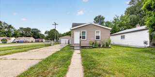 $1300 2 bedroom bungalow Gallery 1