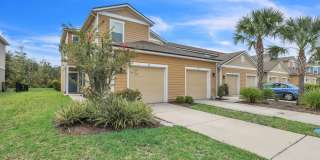 Great 3 bedroom/ 2.5 bathroom townhome just a short drive to St Augustine and beaches! Gallery 1
